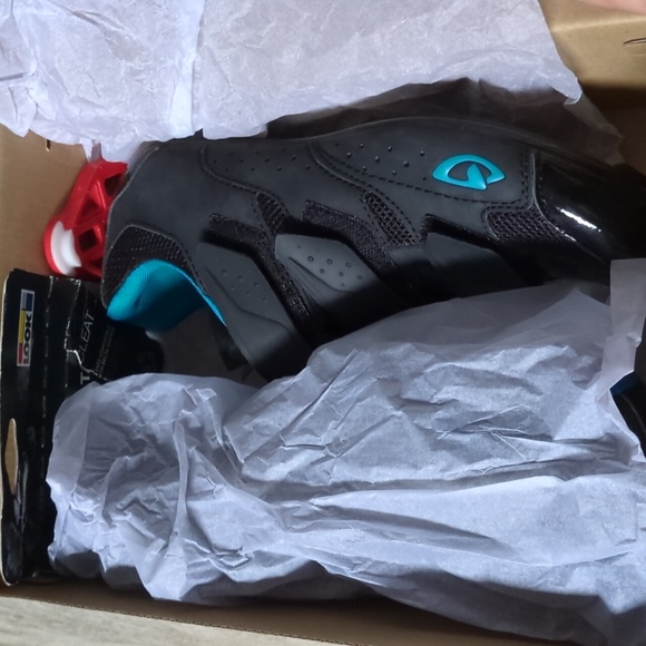 NEW Giro Salita Cycling Shoe Size 41 with Look Delta Cleats - Picture 14 of 15